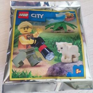 LEGO City Jessica Sharpe Minifigure and Baby Lion Foil Pack Set 952112